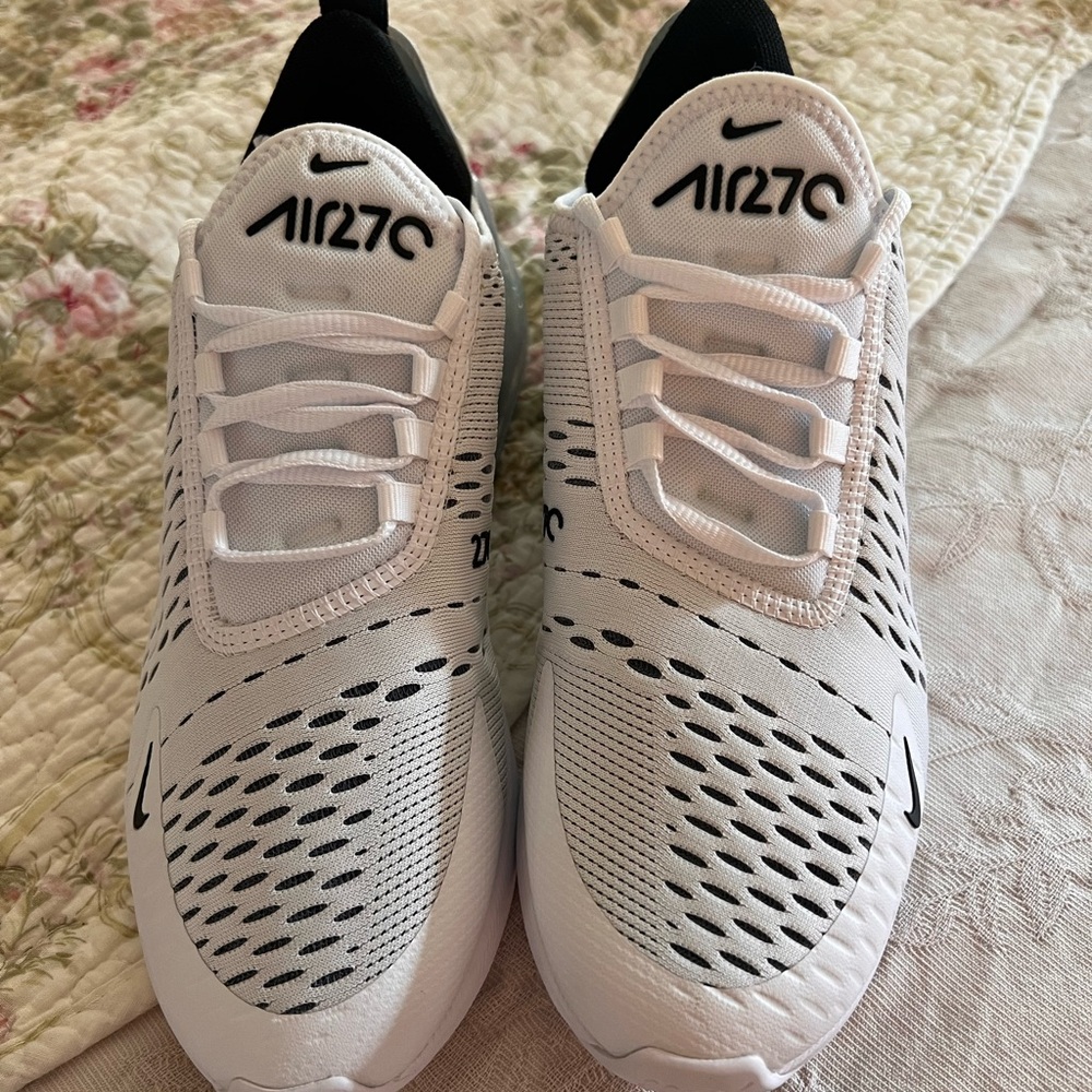 Nike Air 270 White and Black Sneakers